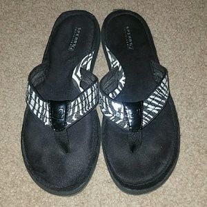 Sperry flip flops